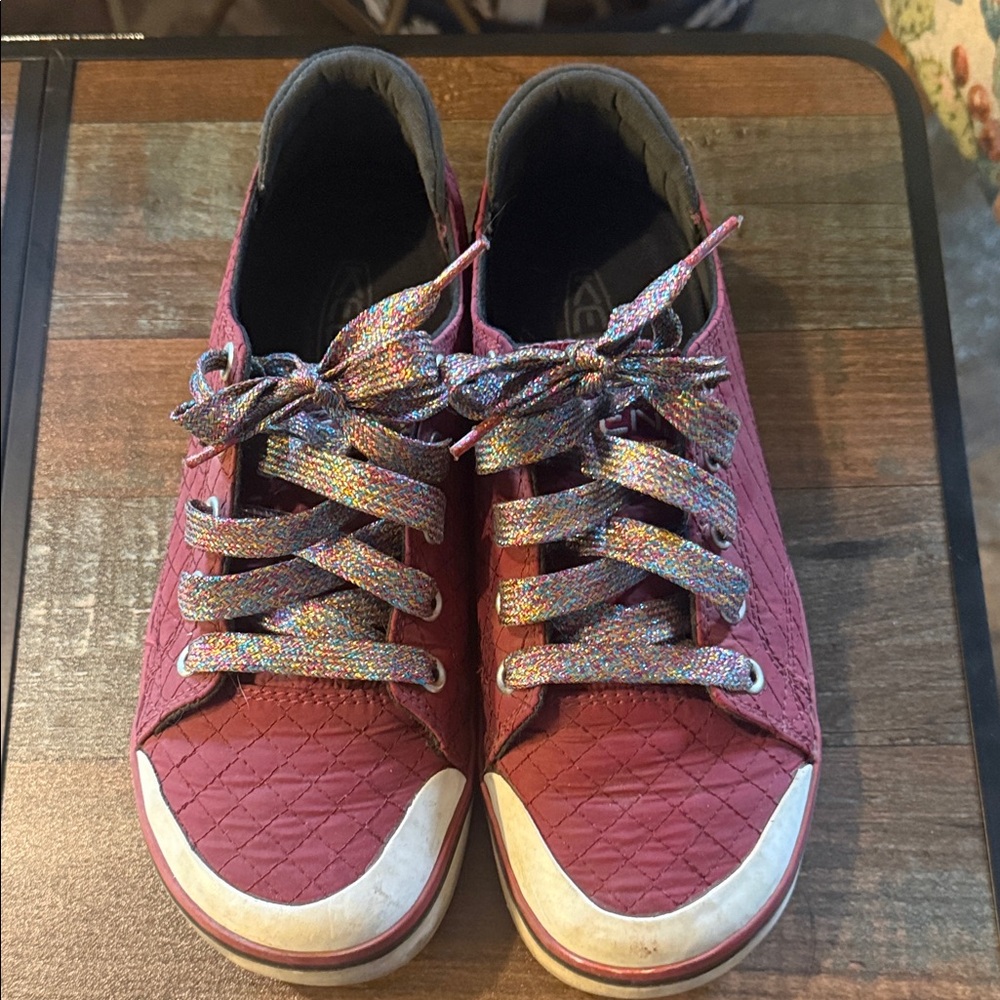 Keen Quilted Burgundy Women's Sneakers with Rainbow Laces